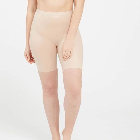 SPANX Thinstincts 2.0 mid thigh shaperwear short NEW - Picture 3 of 4